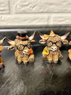 Highland Cow Figurine Set Brown & Orange